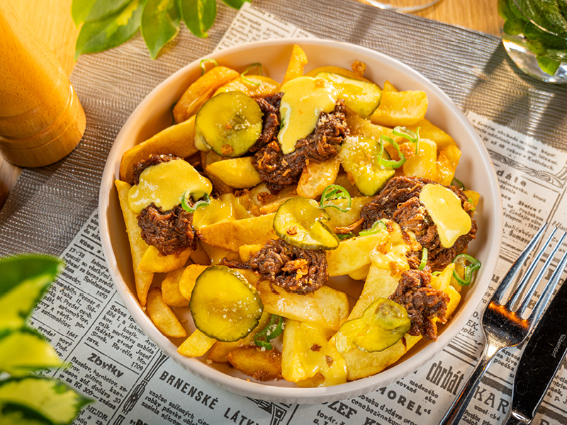 Pulled Loaded Fries beef s trhaným hovädzím mäsom,